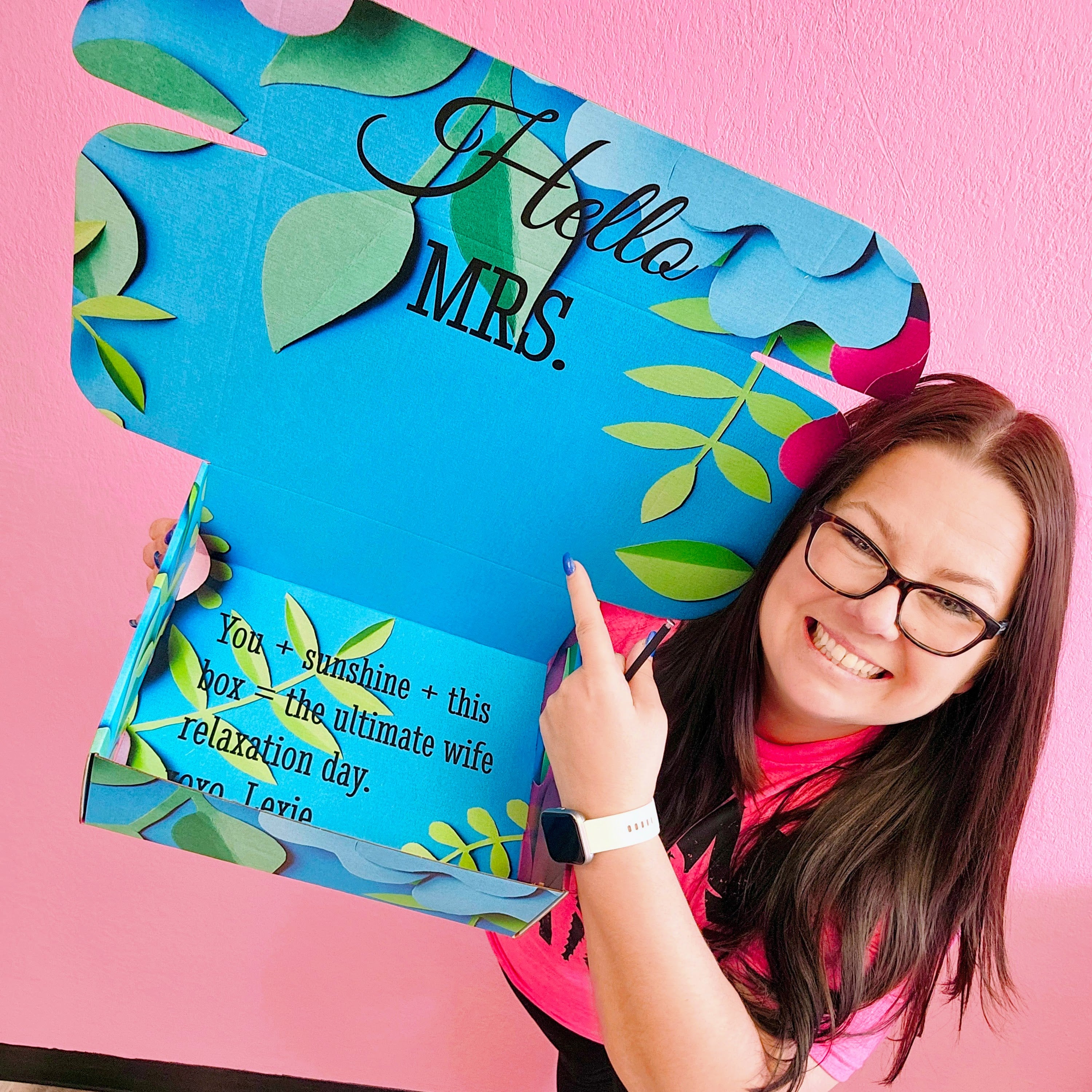 The Monogrammed Wife - BASIC BOX