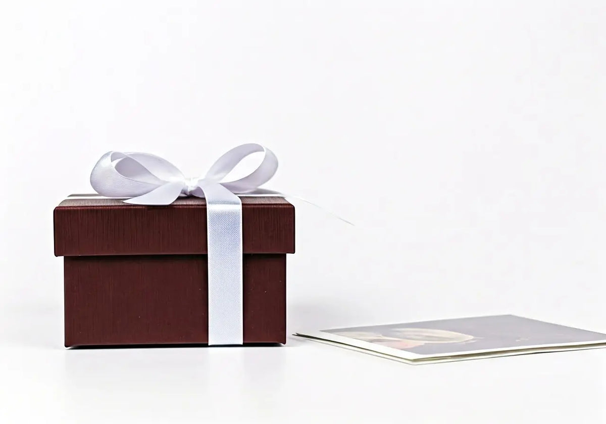 What Are Popular Trends in Bridal Shower Gifts?