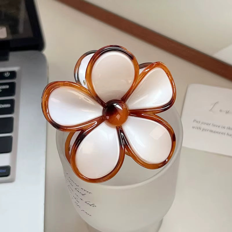 Black & Tan Floral Claw Hair Clip